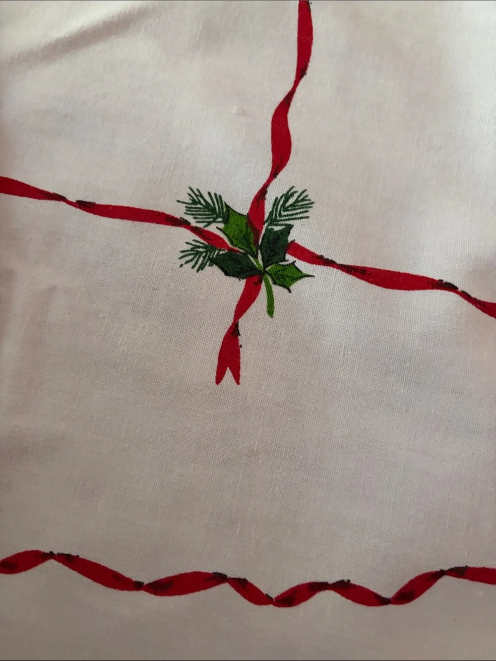 Vintage hollyberty christmas table cloth classic holiday