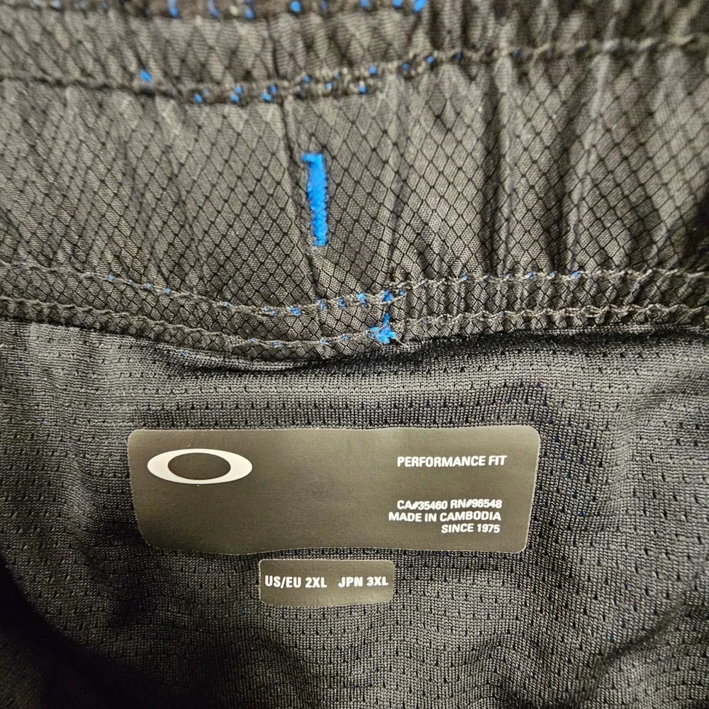 Oakley Mens Performance Fit Athletic Shorts Blue Size 2XL Drawstring Mesh Liner