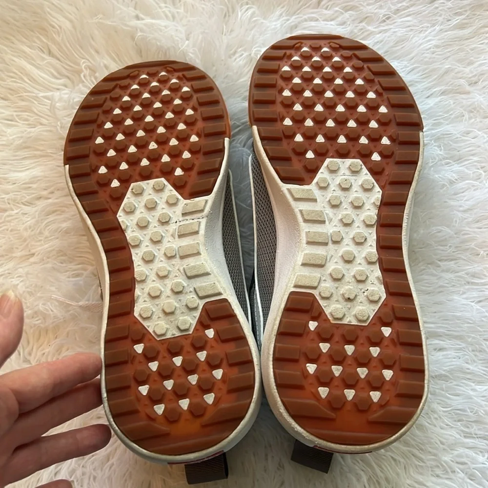 Vans only slightly