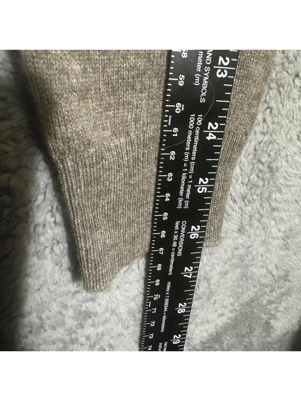 Tahari this crewneck