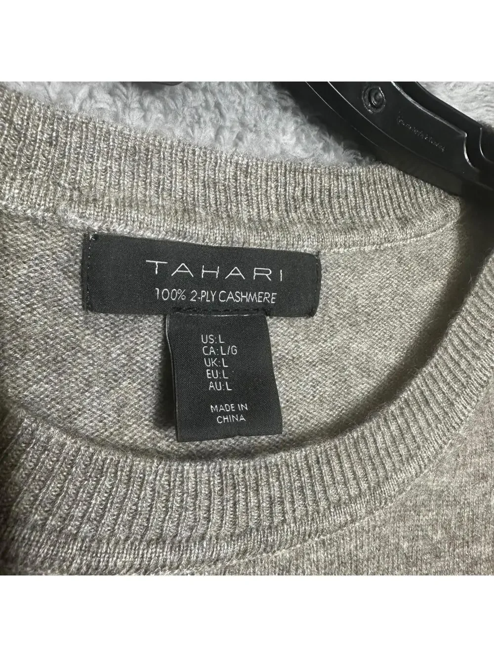 Tahari this crewneck