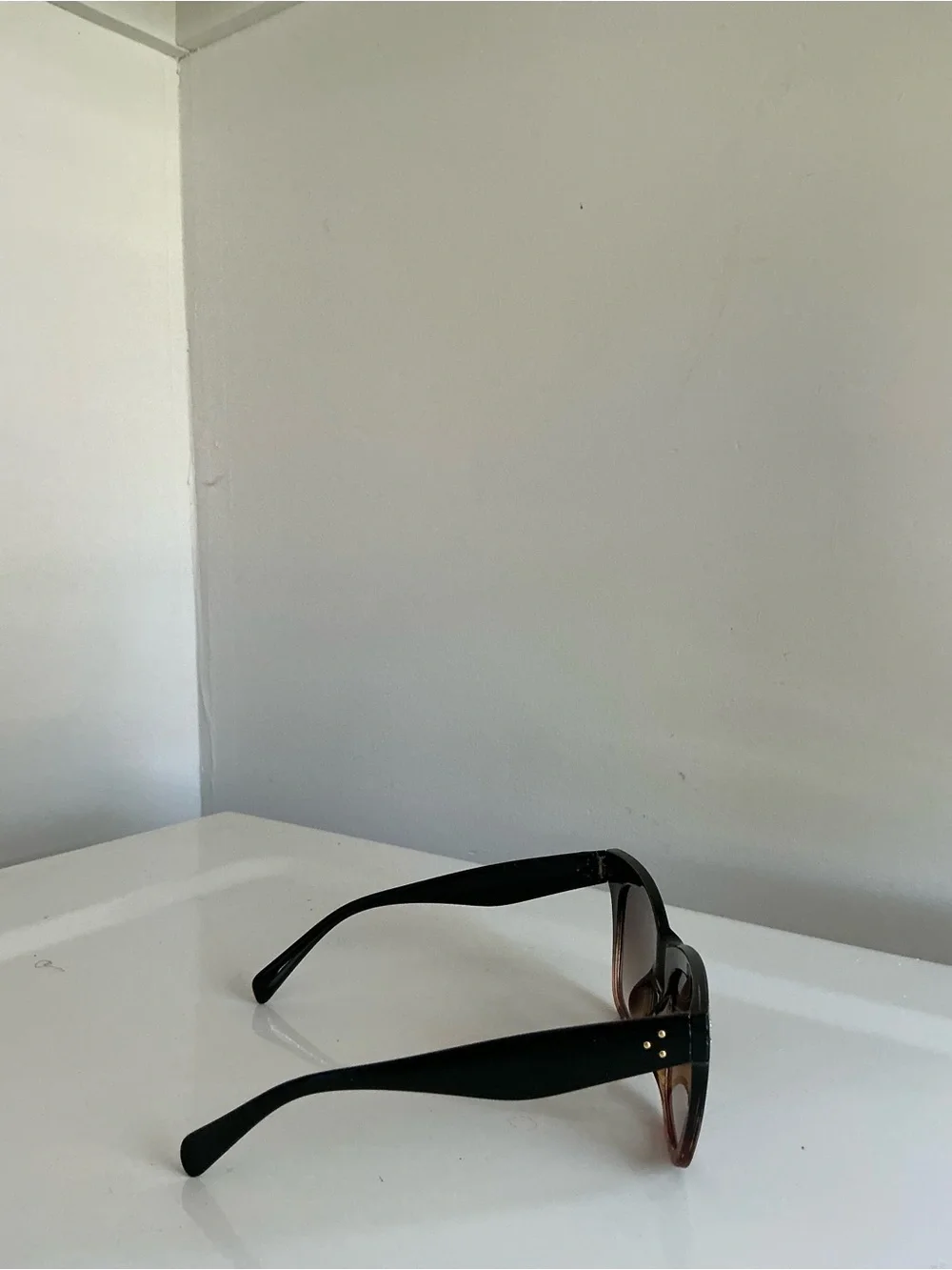 Women's Cat-Eye Gradient Sunglasses - Black to Tortoise Accent