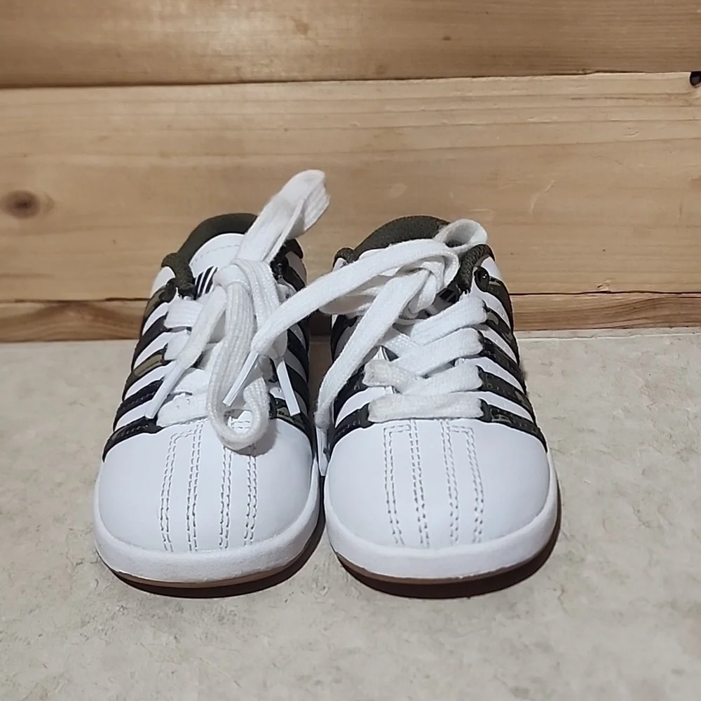 K-Swiss flaws no rips