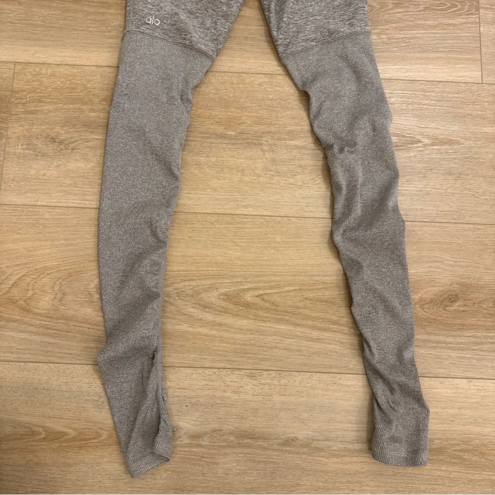 ALO Yoga light brown