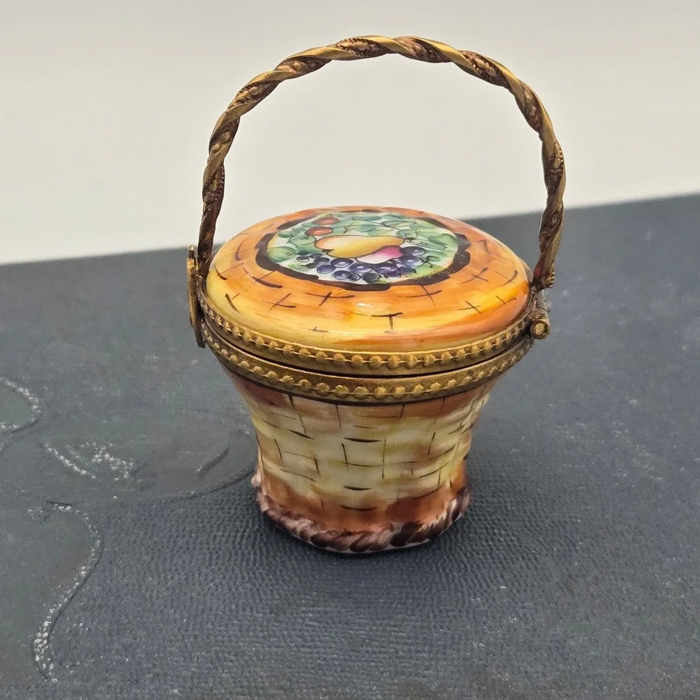 Limoges that including detailed