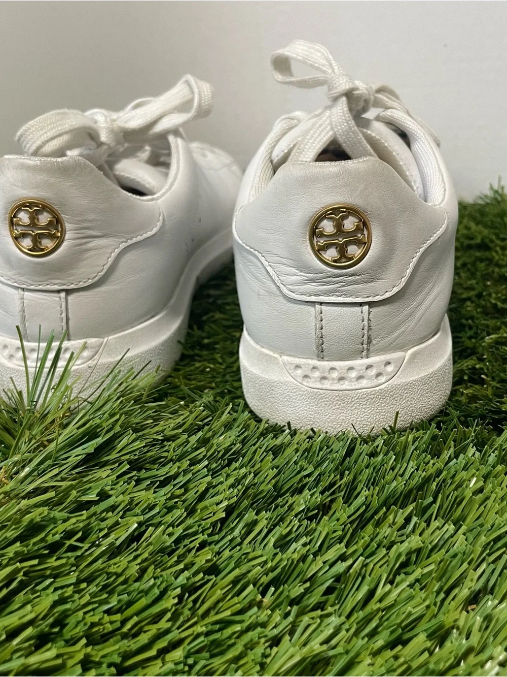 Tory Burch White Leather Lace Up Sneakers Women’s Size 7.5M Gold Logo