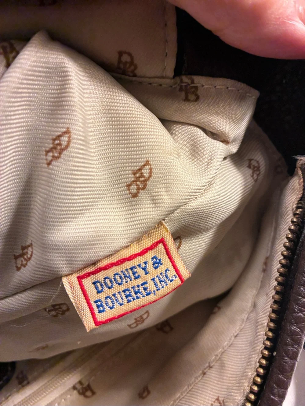 Dooney & Bourke signature db