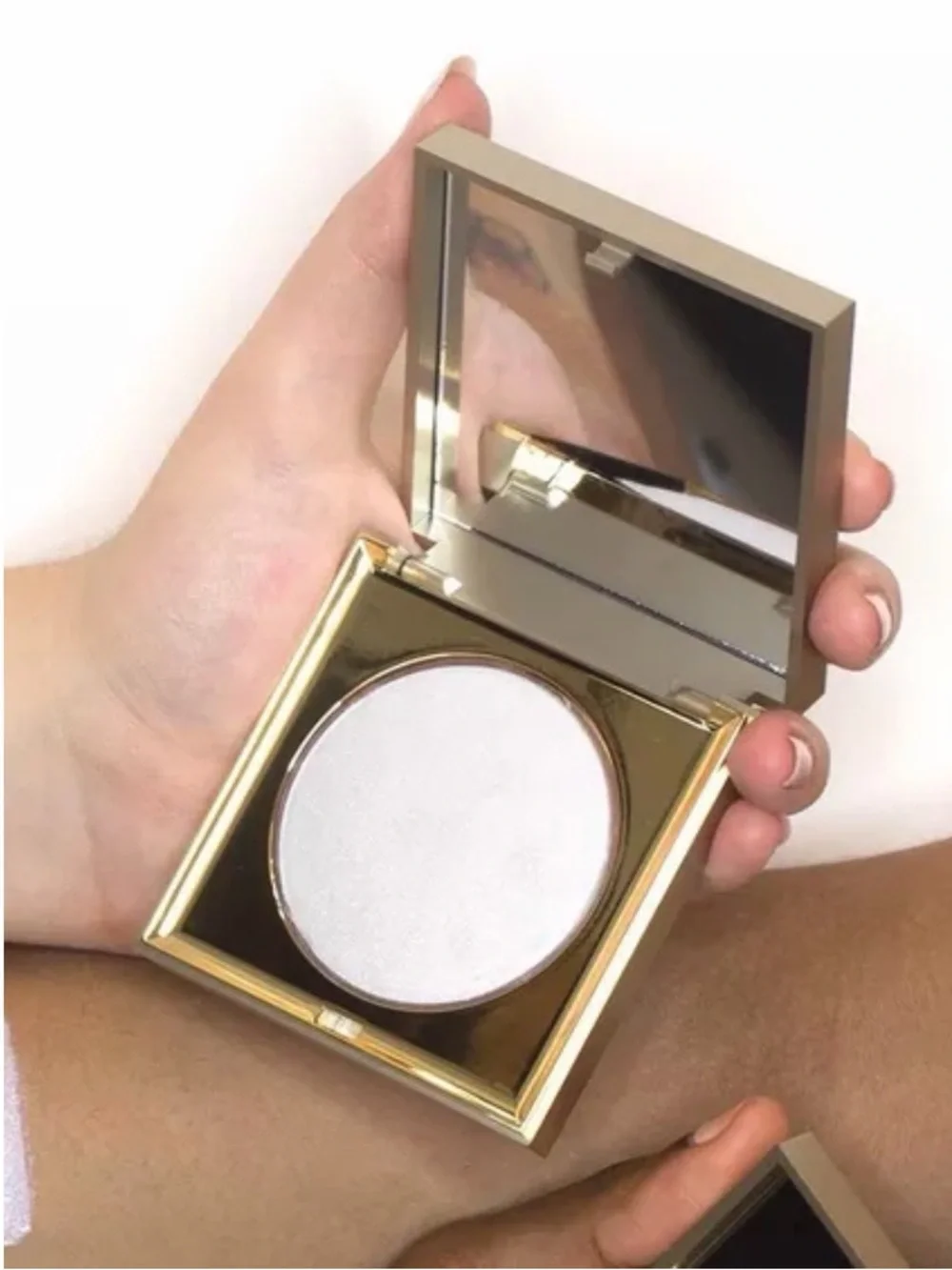 N/A creamy shimmering