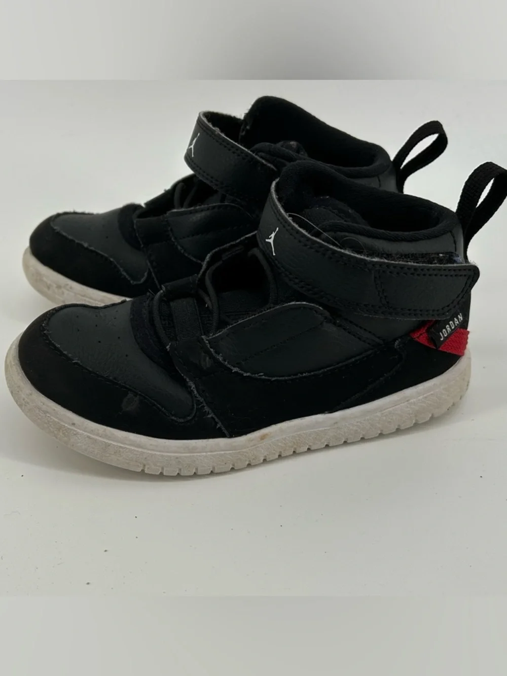 Jordan comfortable black