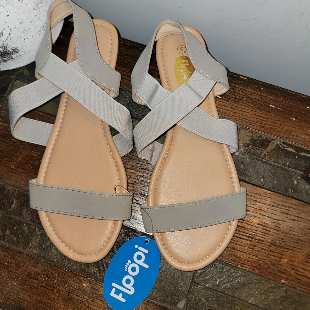 Floopi Sandals - Size‎ 9