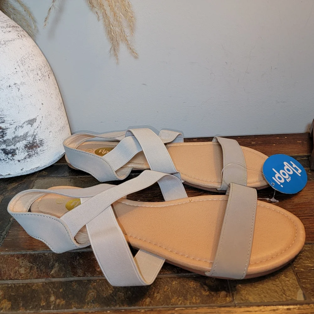 Floopi Sandals - Size‎ 9