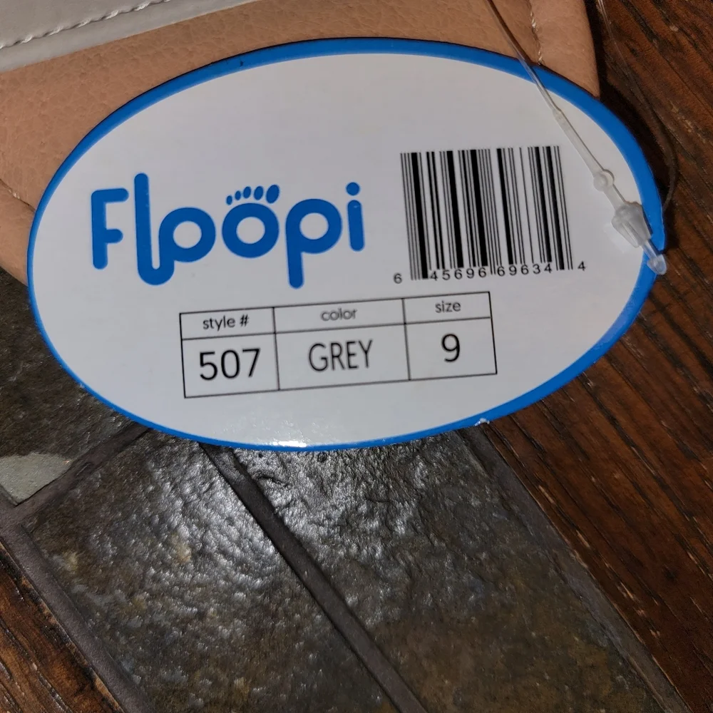 Floopi Sandals - Size‎ 9