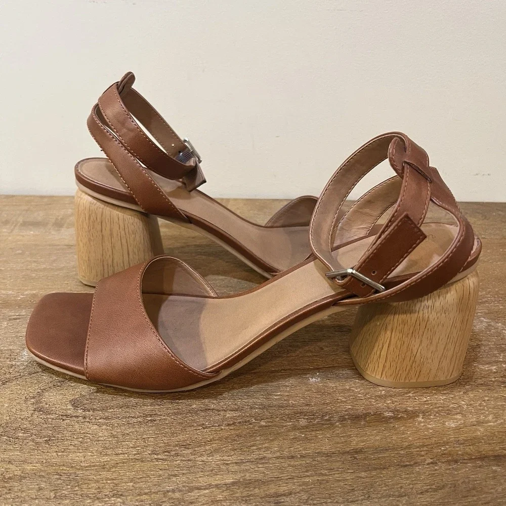 Universal Thread Block Heel Sandals Womens Size 12 Cognac Saddle‎ Ankle Strap
