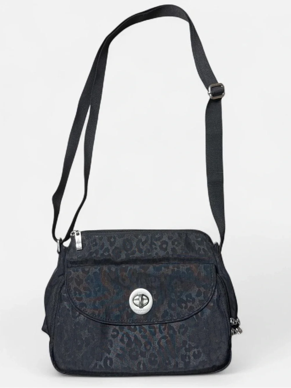 Baggallini black leopard print crossbody bag