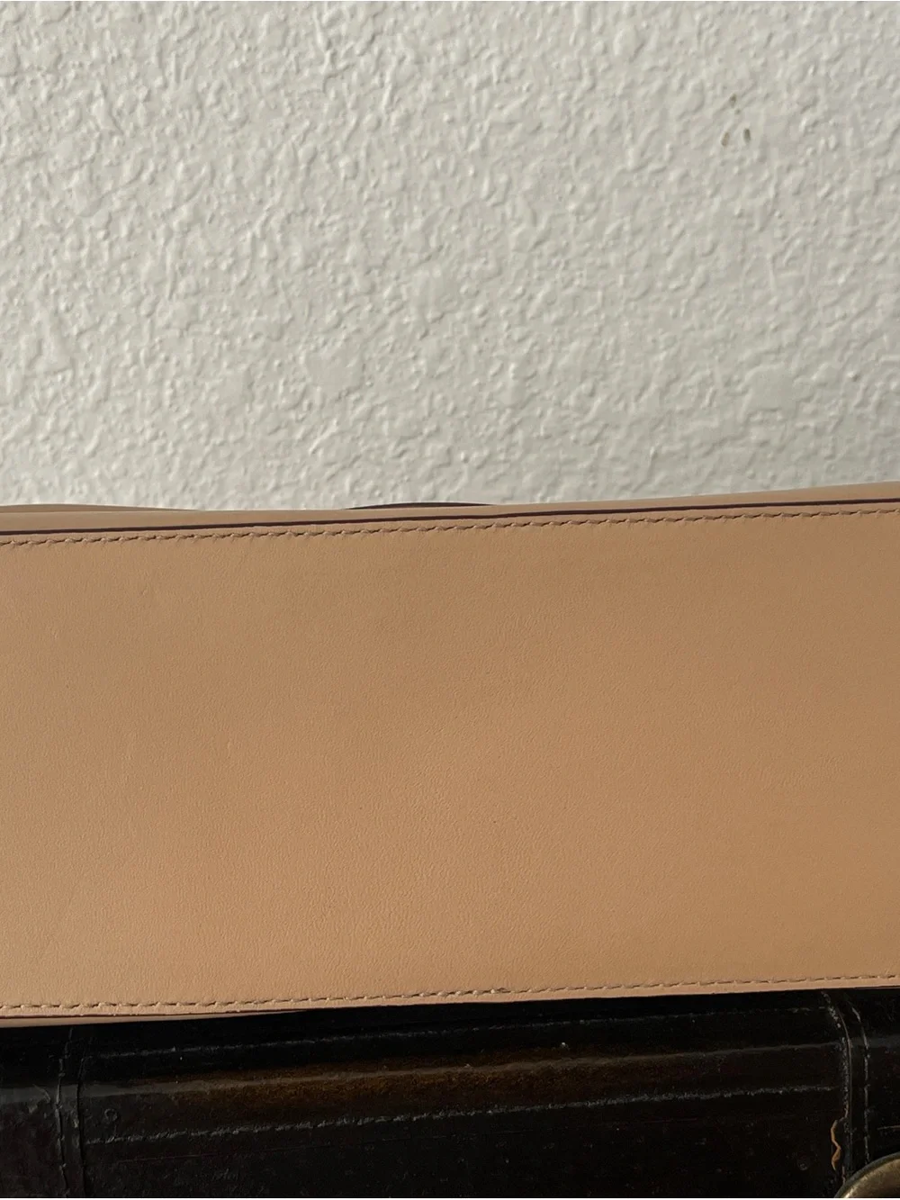 Coach compact dome