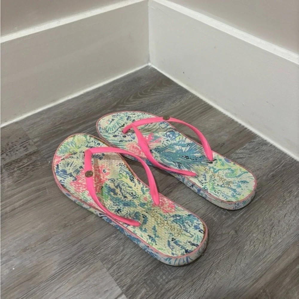 Lilly Pulitzer Pink Tropical Print Flip Flop Sandals Beach Shoes Womens