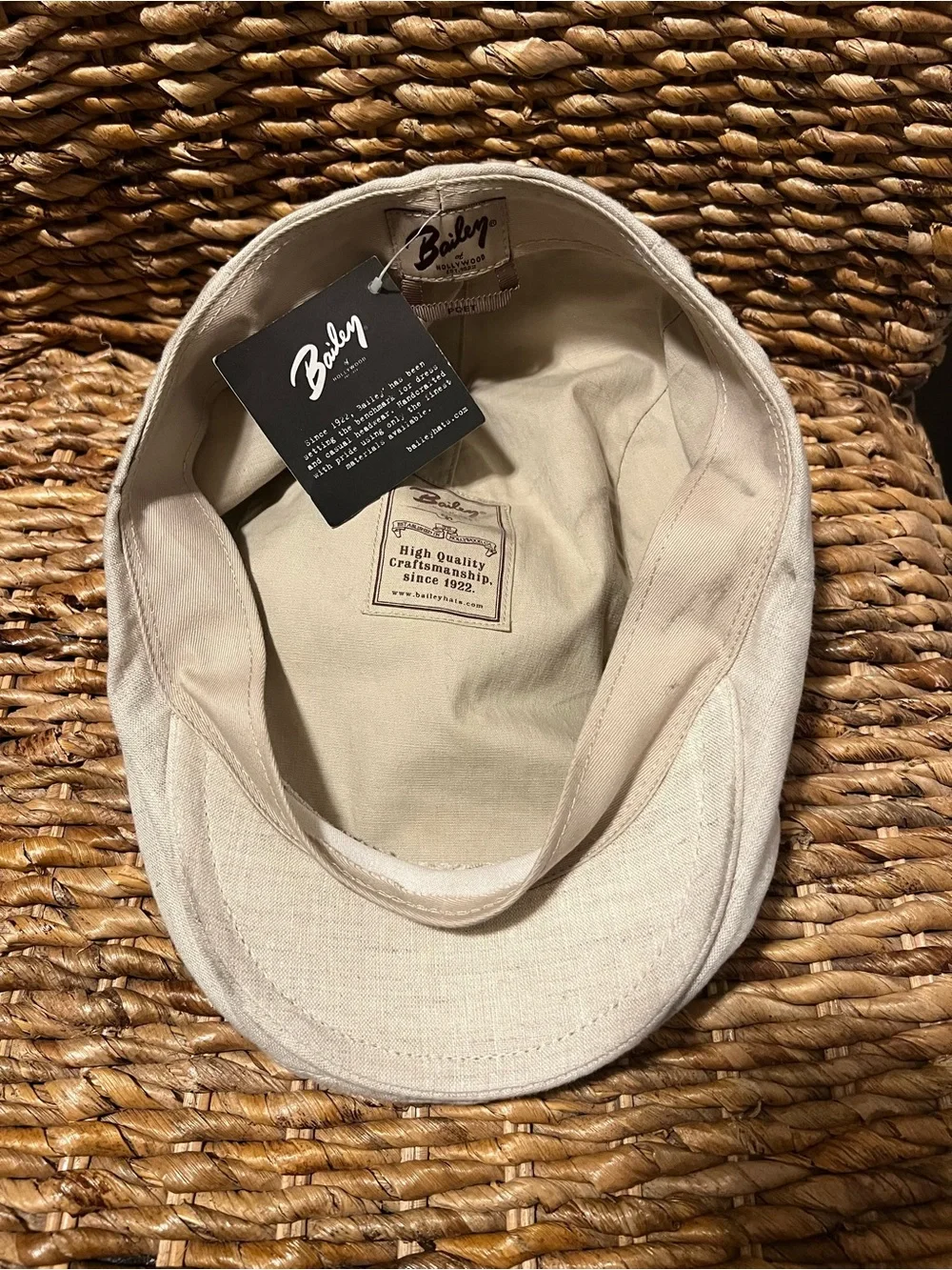 Bailey Of Hollywood nwt bailey