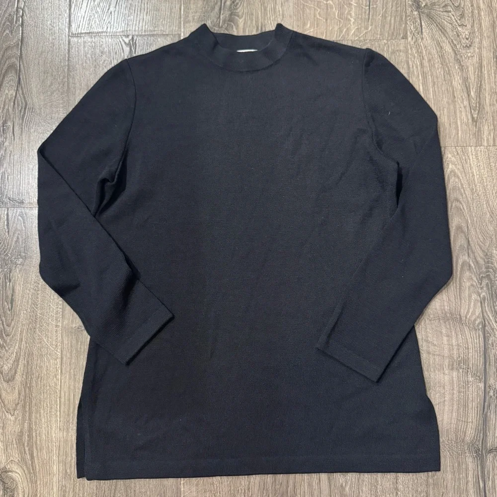 St. John evening solid black Crewneck Sweater side zipper size medium women