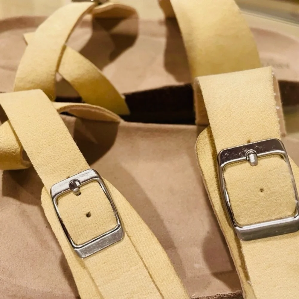 ☀️2/$20 Arizona “Fairhaven” Butter Yellow Vegan Leather Cork Sole Sandals |  EUC