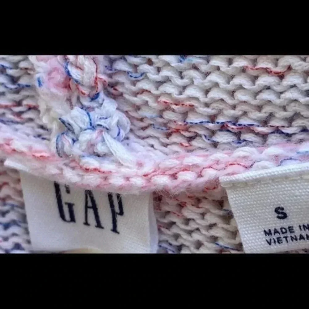 GAP hooded pullover