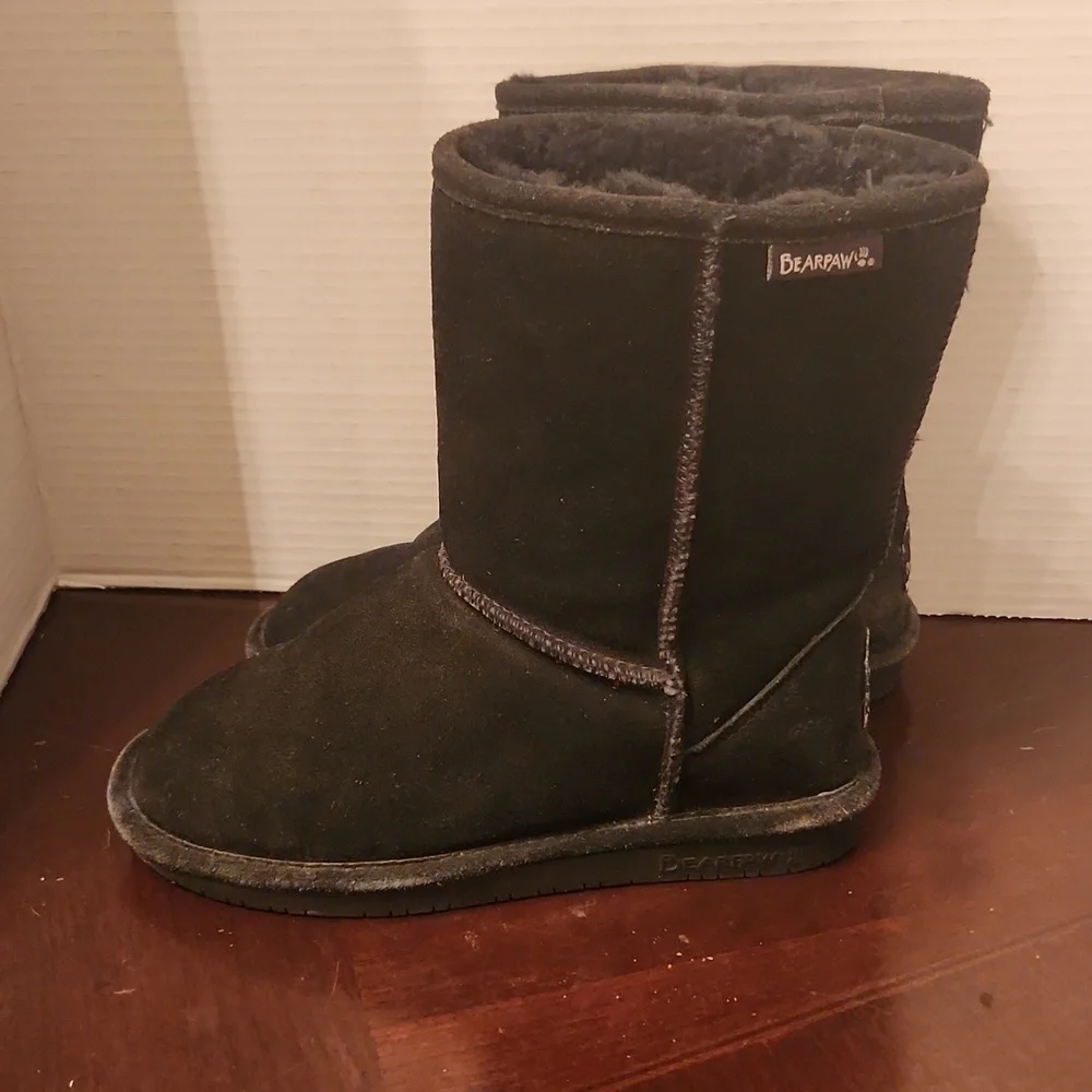 Bearpaw Boots Size 7 Black Suade Faux Fur