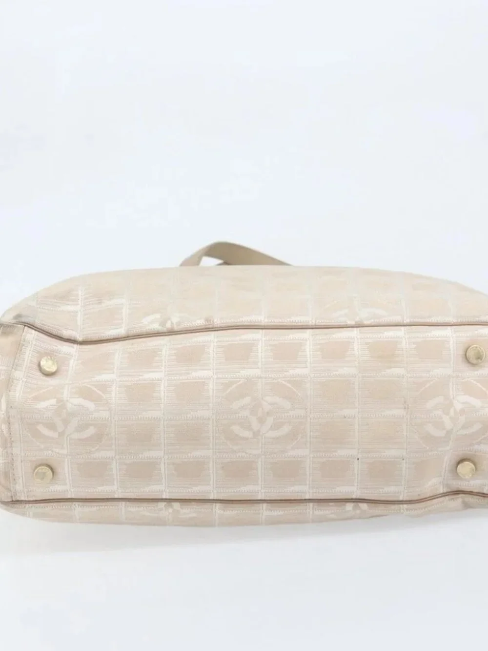 CHANEL brand	chanel color	beige