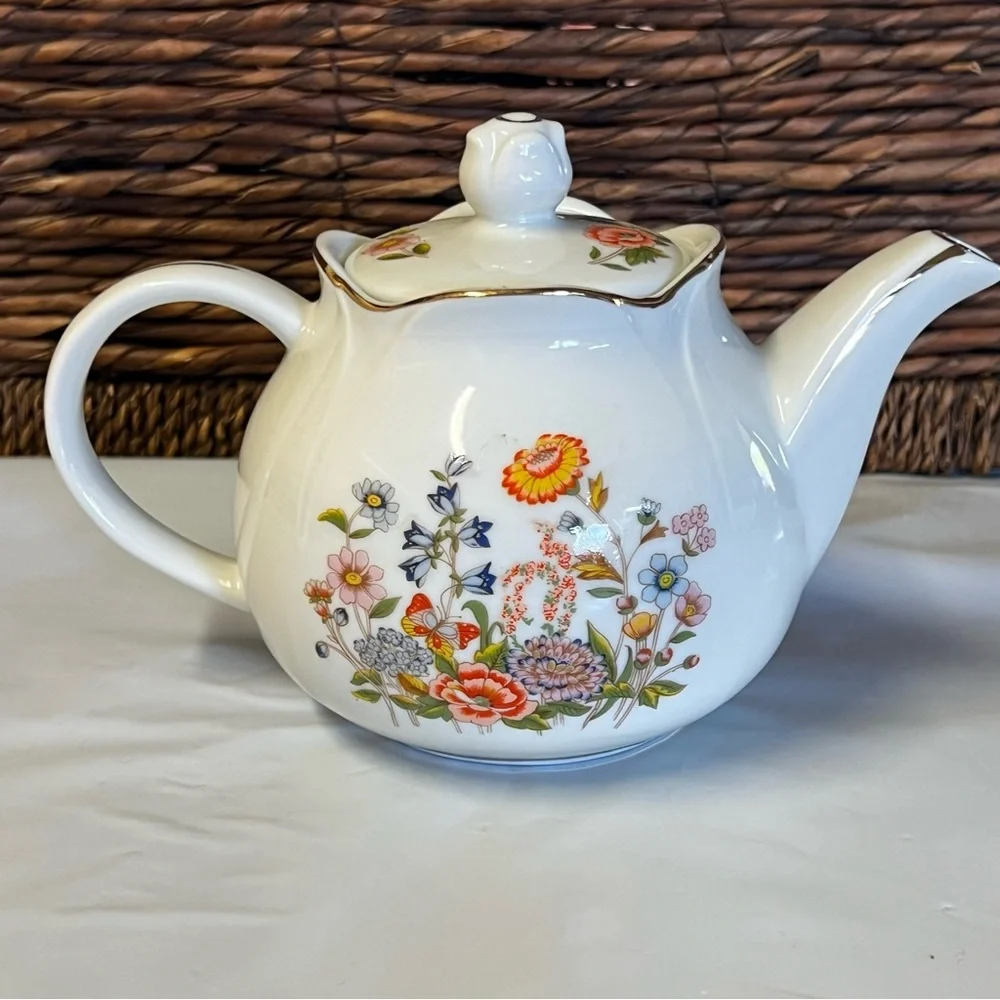 Porcelain Teapot by the Robinson Design Group - 1989