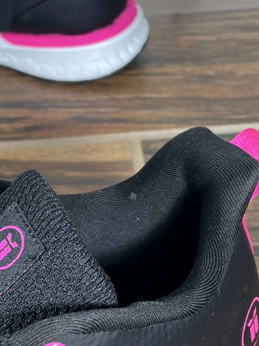 Tommaso Capri II Indoor Cycling Shoes Womens Size 10 Black Pink Biking Sneaker
