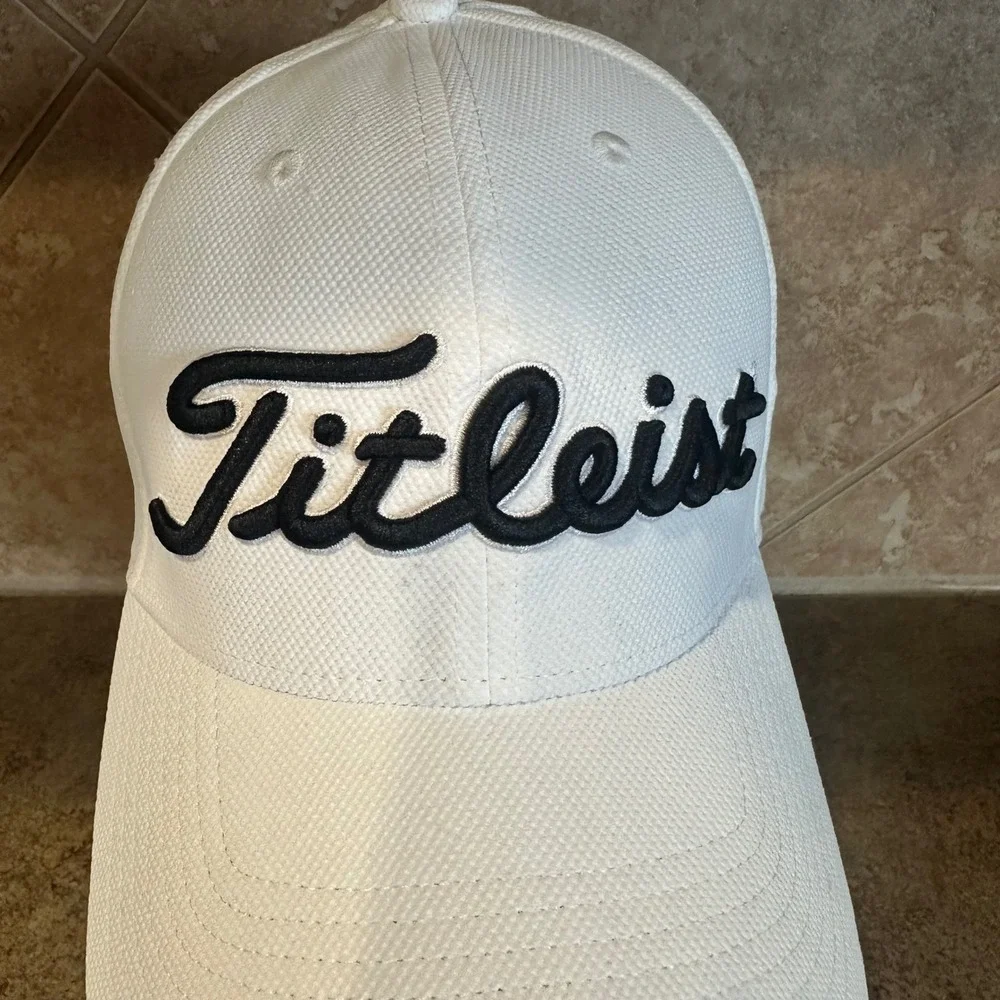 Titleist FootJoy FJ Hat Cap Medium Large White/Black Pro V1 Fitted Mesh Golf EUC