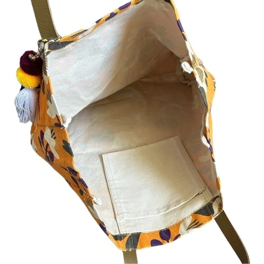 N/A boutique tote