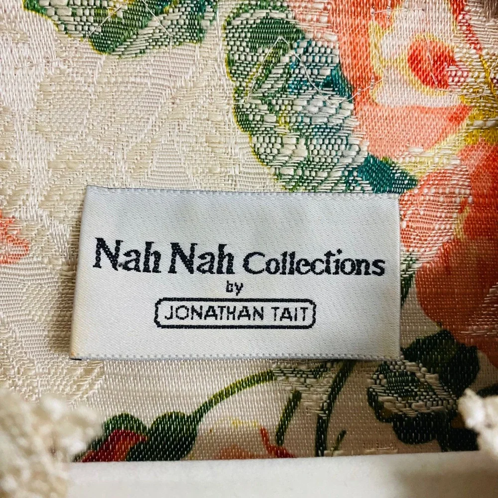 Vintage make statement