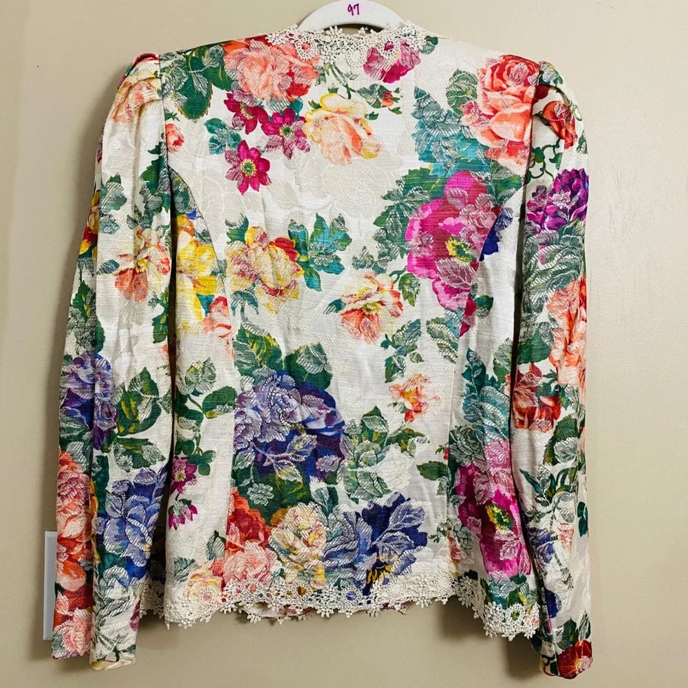 Vintage make statement