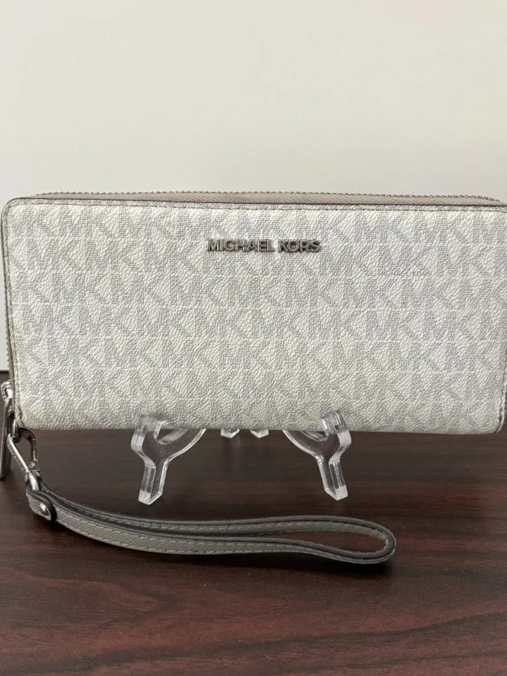 Michael Kors Jet Set Travel Continental Wallet Wristlet White Grey Preppy Chic