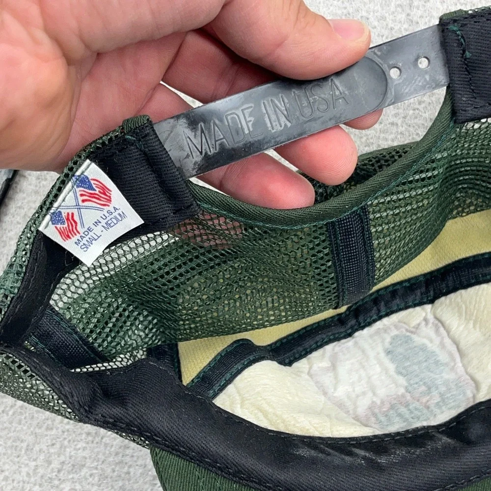 Unknown Factory includes hat