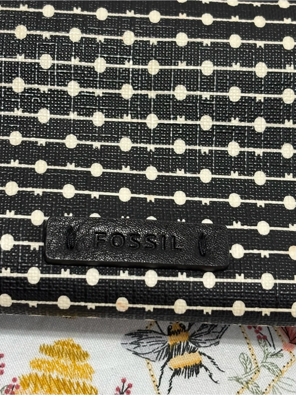 Fossil daily leather