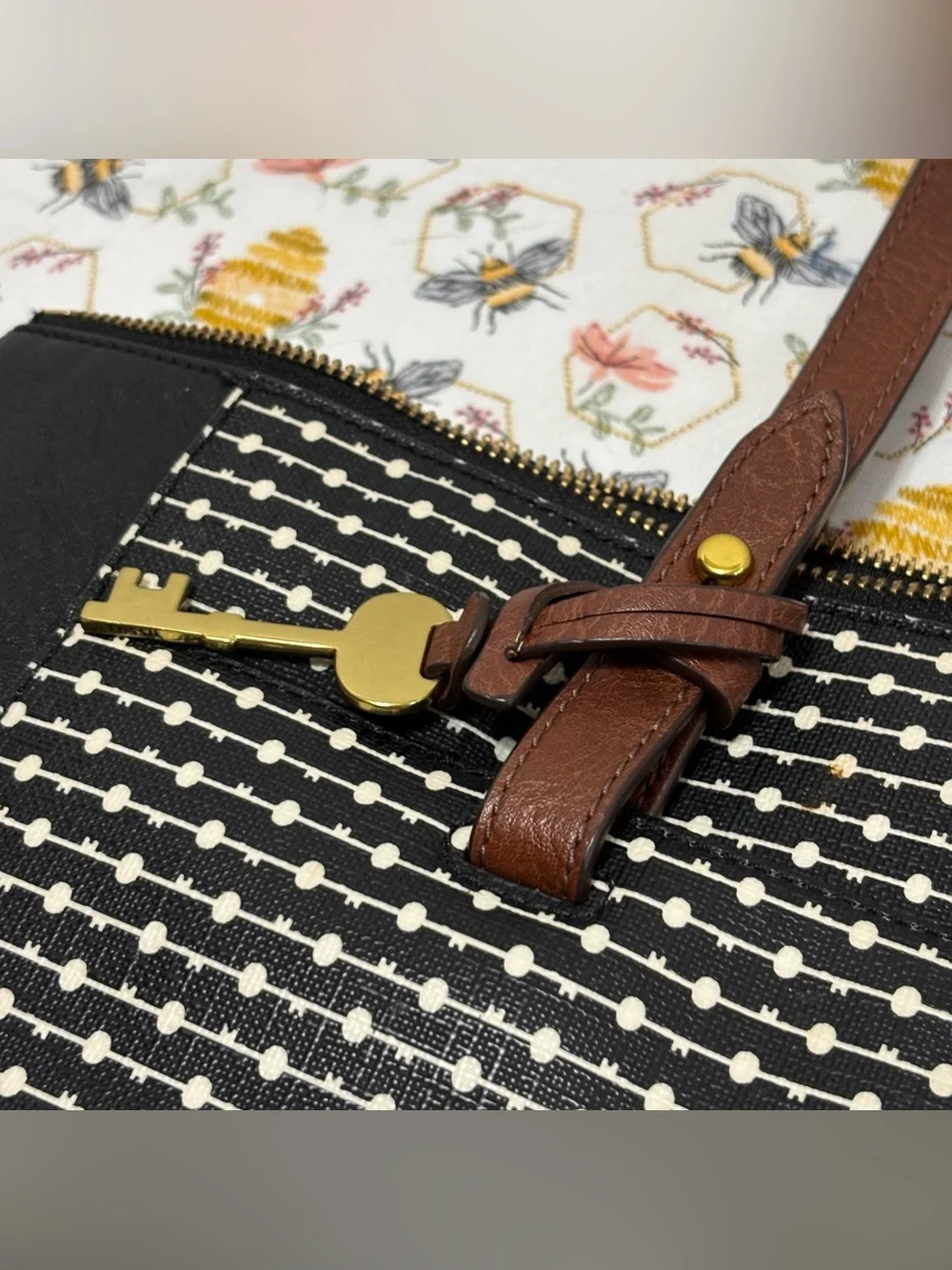 Fossil subtle bottom logo