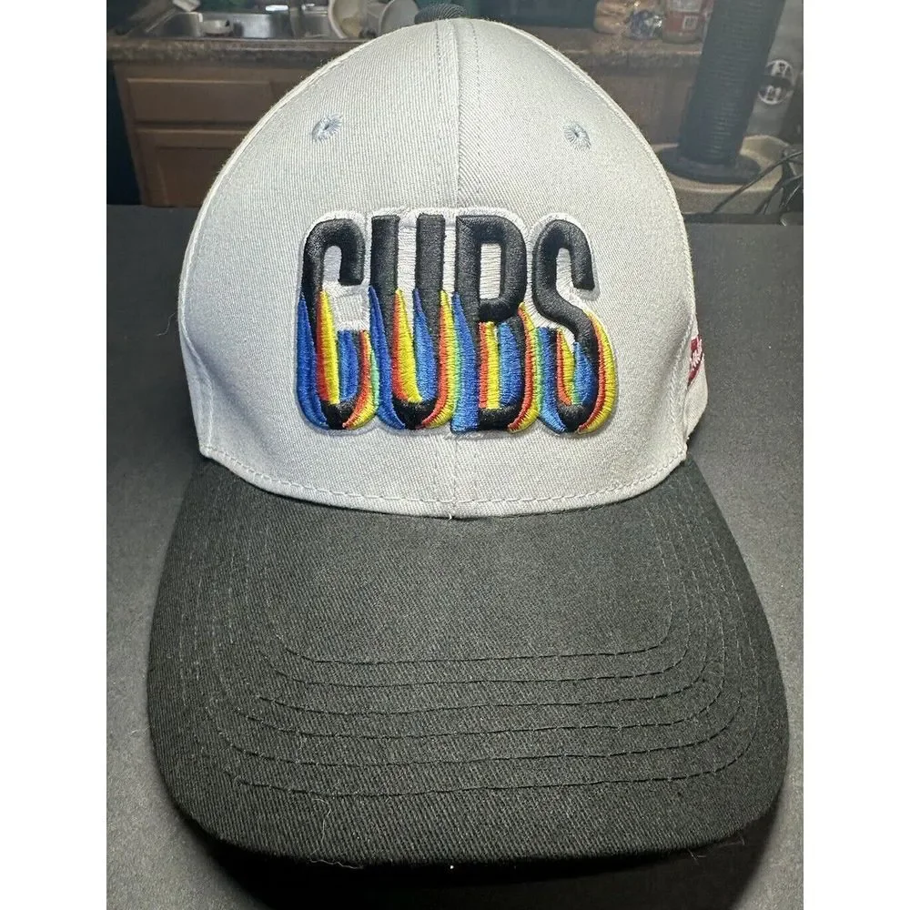Melonwear Chicago Cubs‎ Budweiser Pride Adjustable Hat Hook Loop Gray Black