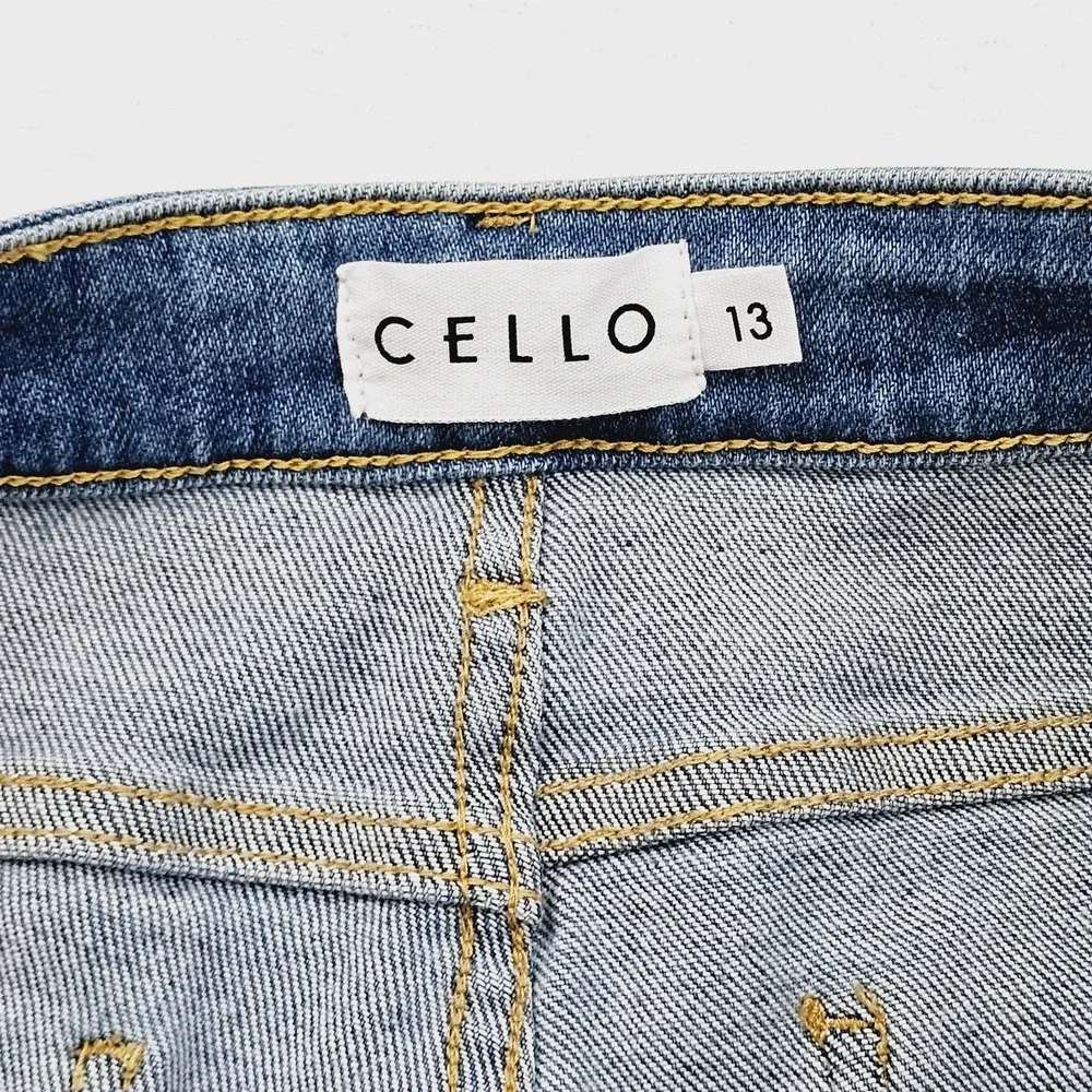 Cello please view