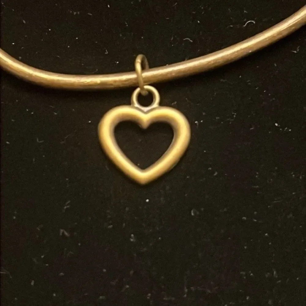Hand Crafted chic minimalist