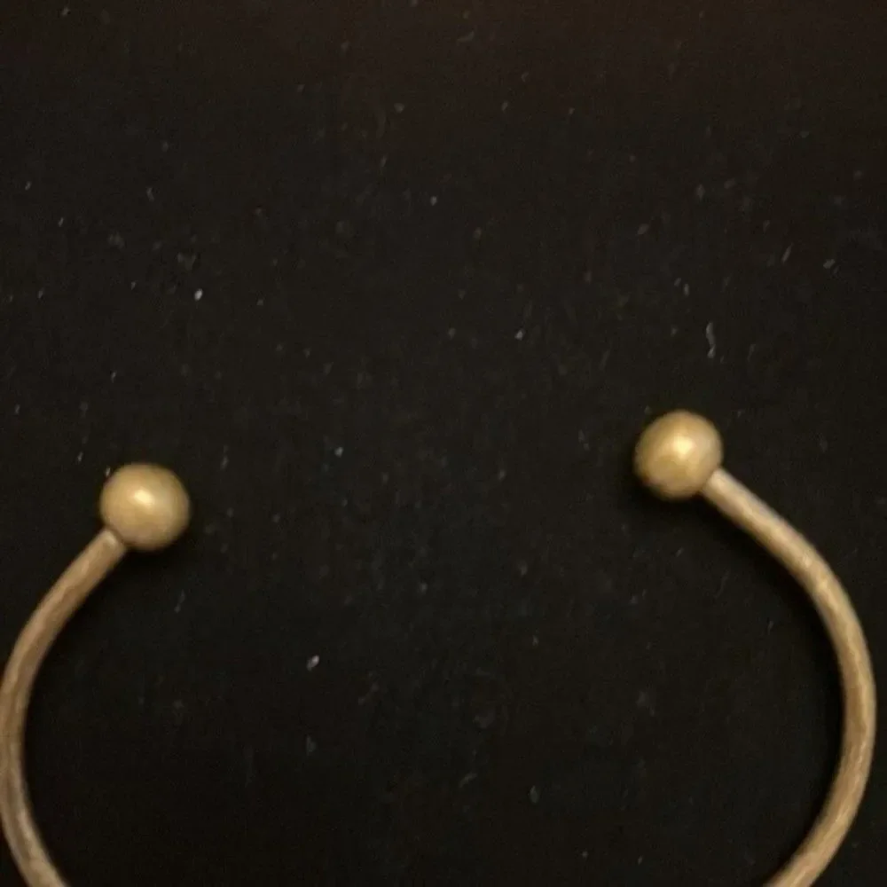 Hand Crafted chic minimalist