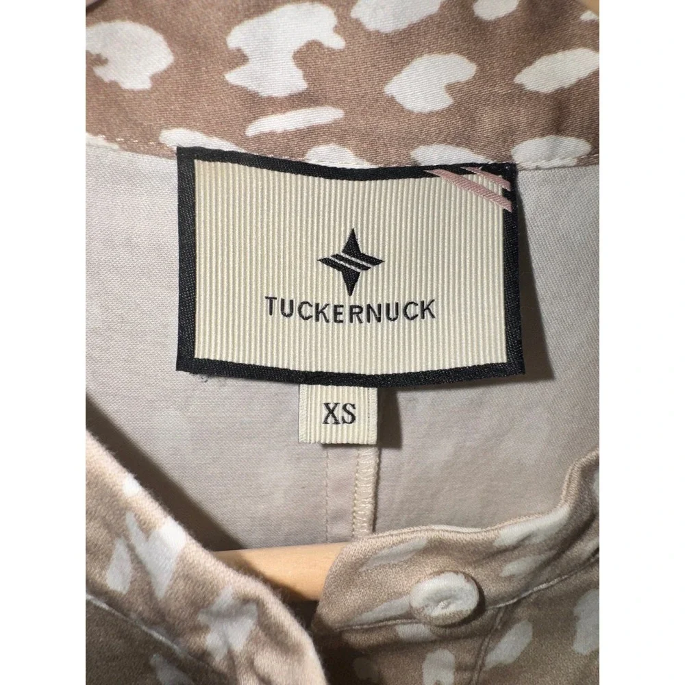 Tuckernuck excellent lightly