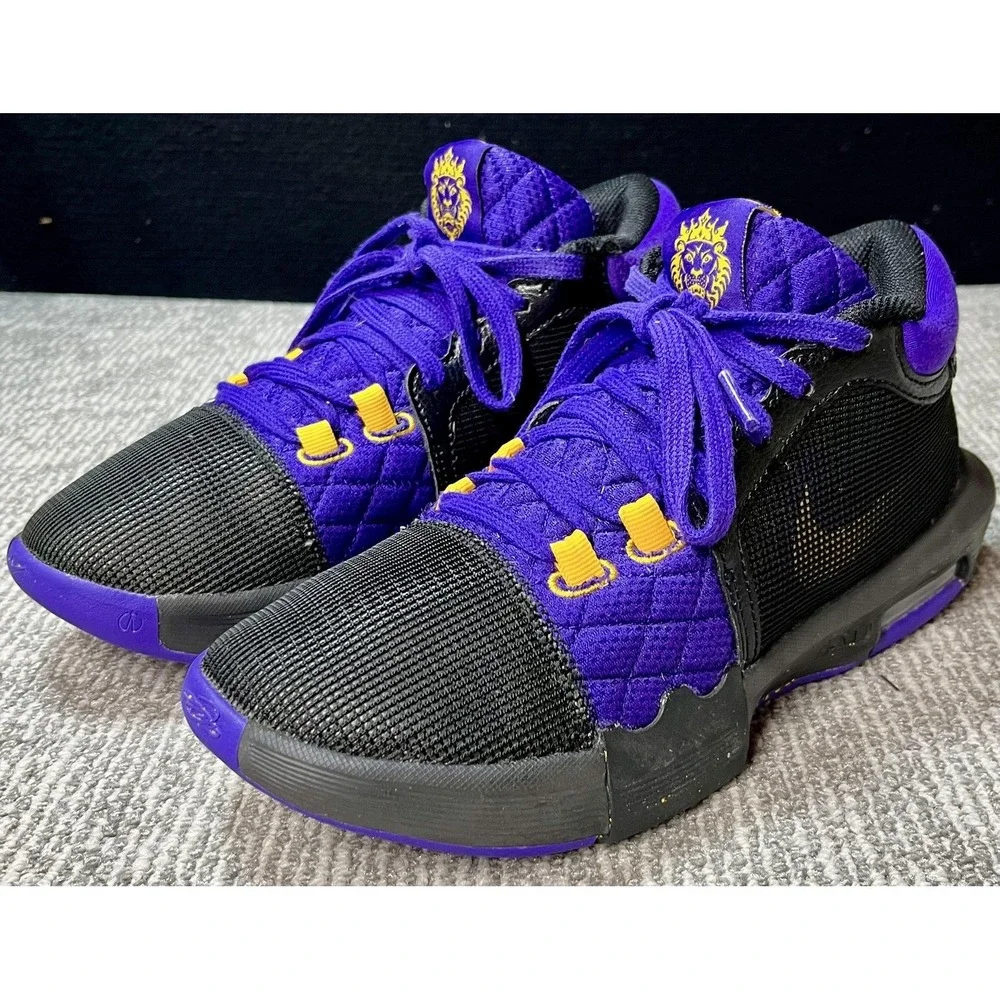 Nike LeBron Witness VIII Shoes Mens Size 7.5‎ Purple Black Basketball FB2239-001