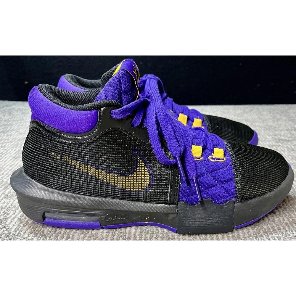 Nike LeBron Witness VIII Shoes Mens Size 7.5‎ Purple Black Basketball FB2239-001