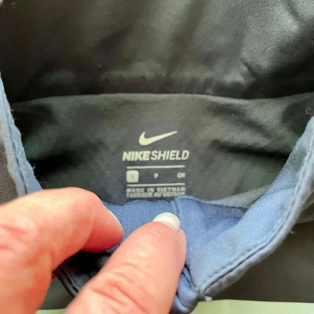Nike women’s small