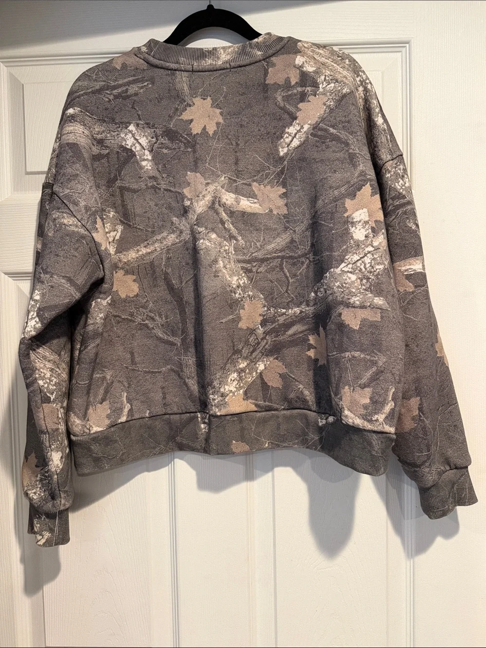 Camouflage Leaf Print Sweatshirt