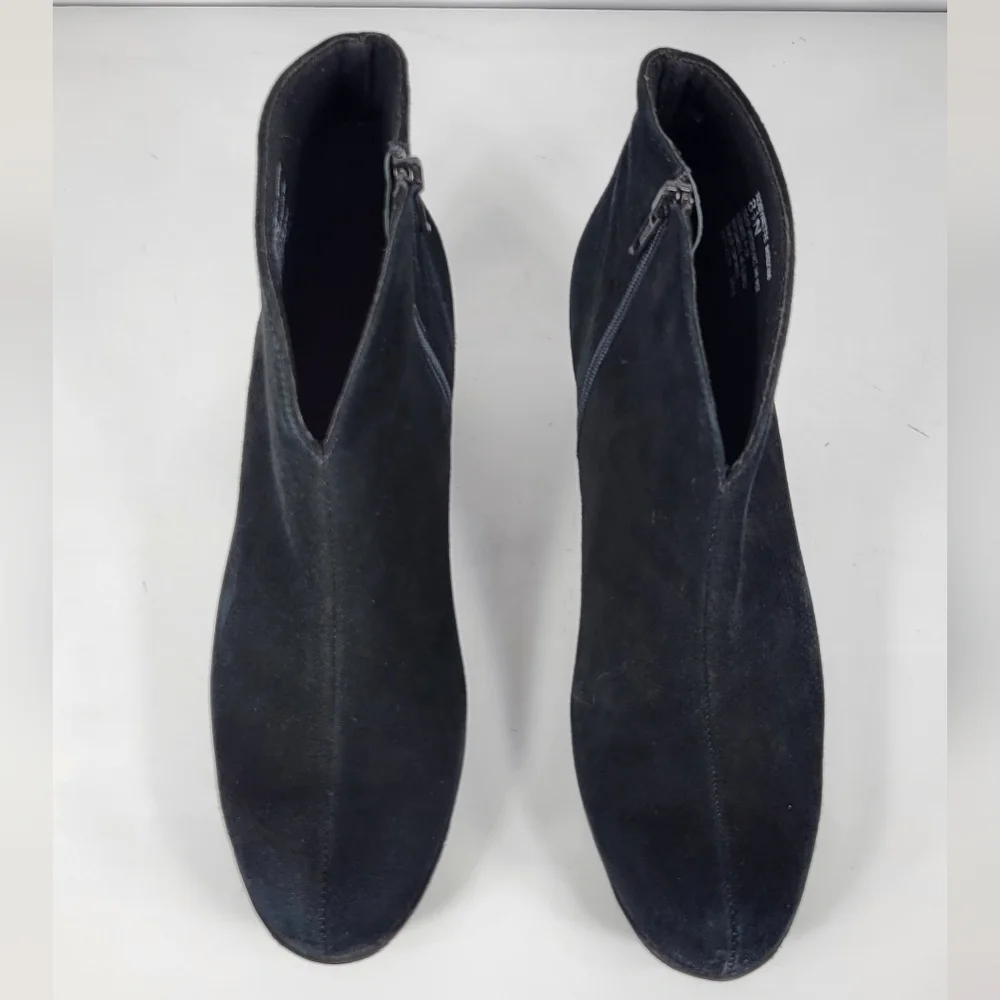 Munro Suede Robynette Ankle Booties #765 Size 8.5N