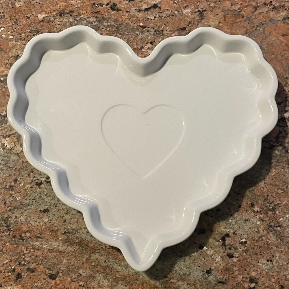 White Scalloped Ceramic Heart Tray - Bullseye's Playground