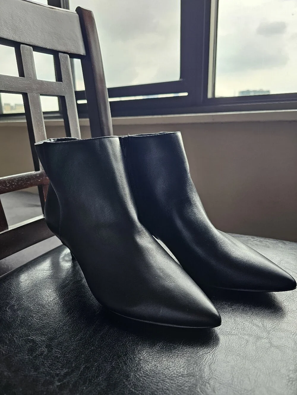 Banana Republic classic black