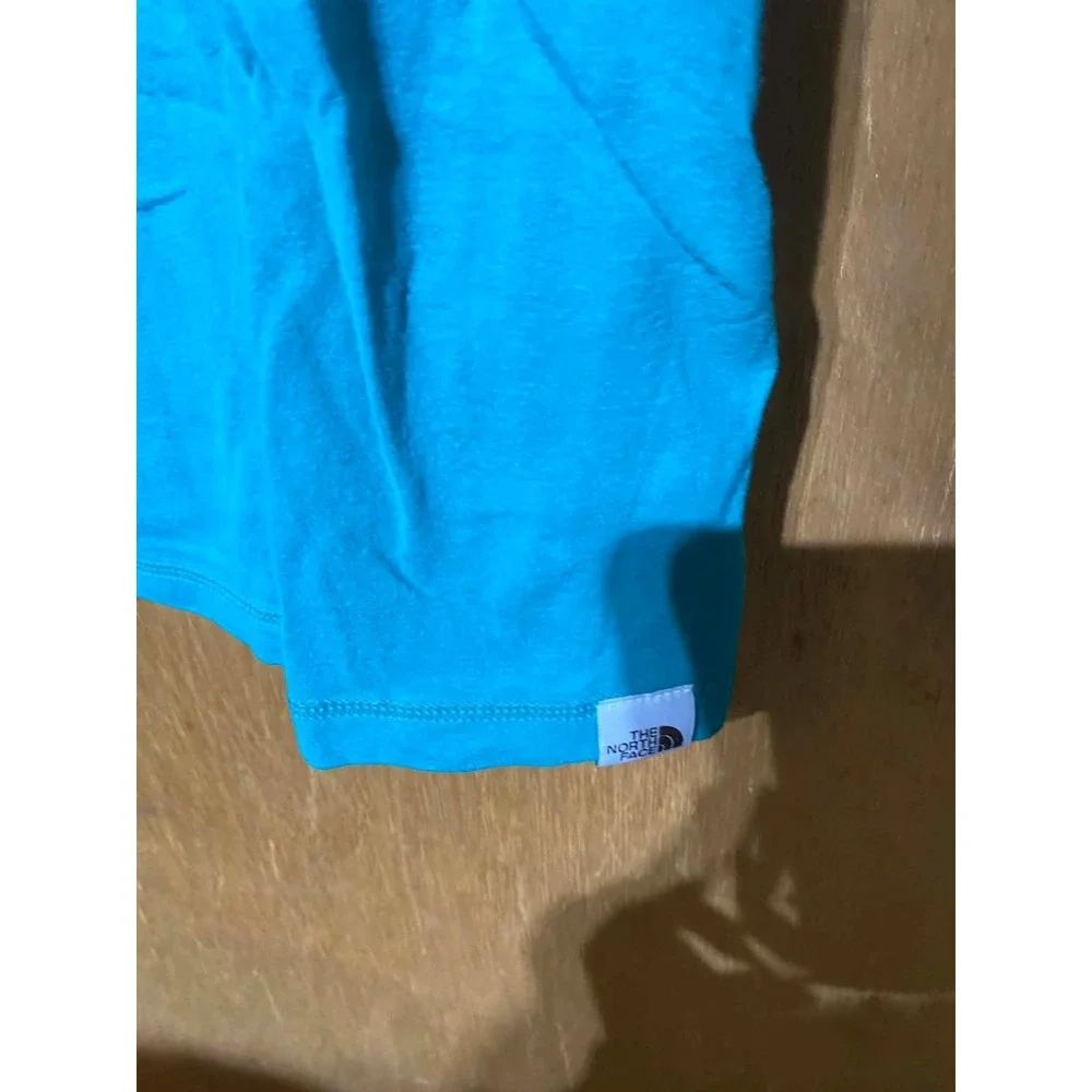 Men's North Face TShirt and Long Sleeved Tshirt, Size Small