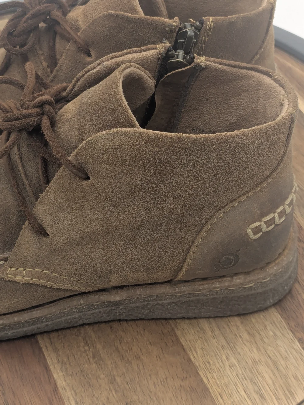 Born classic suede